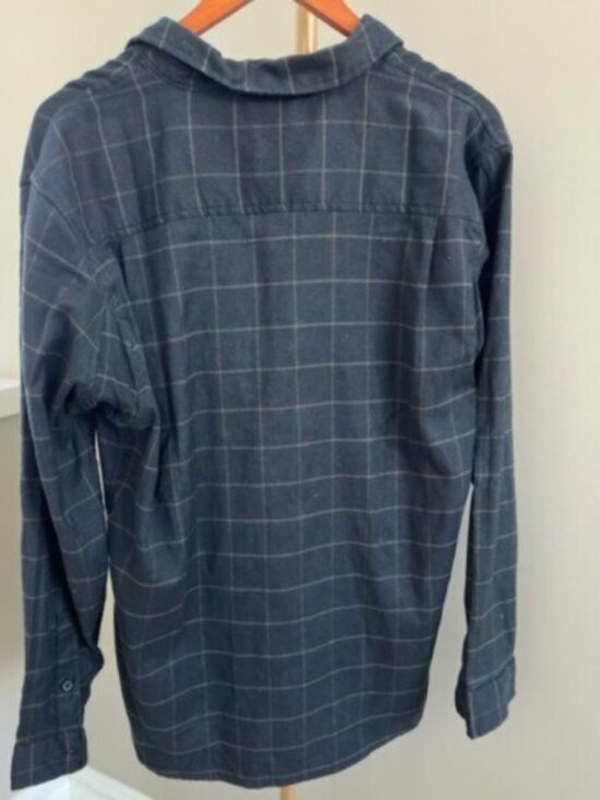 Levi’s Commuter Plaid Button-Down Shirt – Men’s Medium (Black/Brown) - Picture 2 of 5